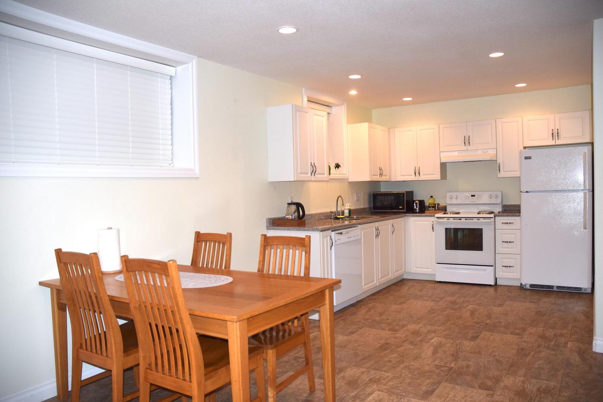 A Private Suite In Port Moody ภายนอก รูปภาพ