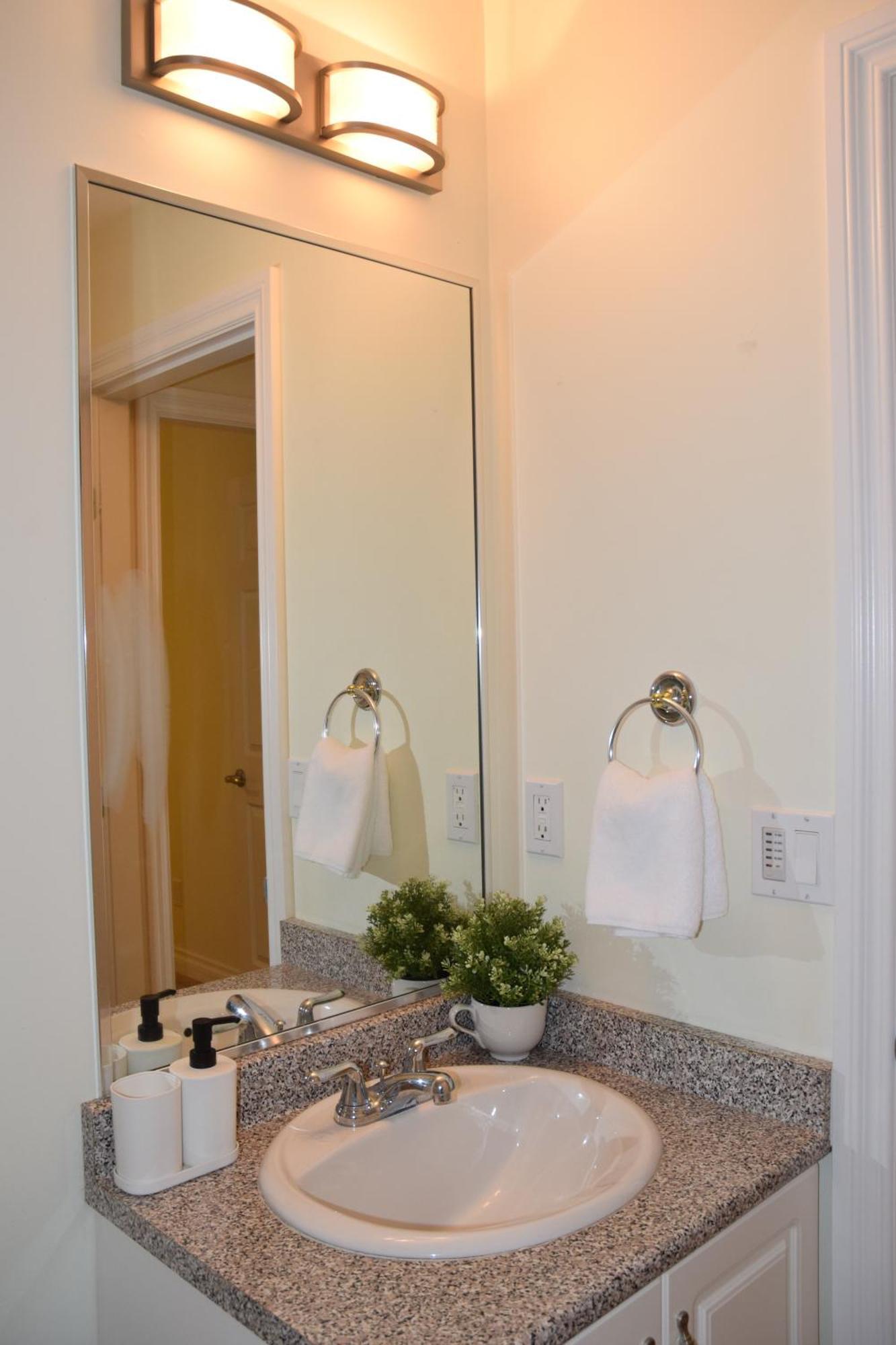 A Private Suite In Port Moody ภายนอก รูปภาพ