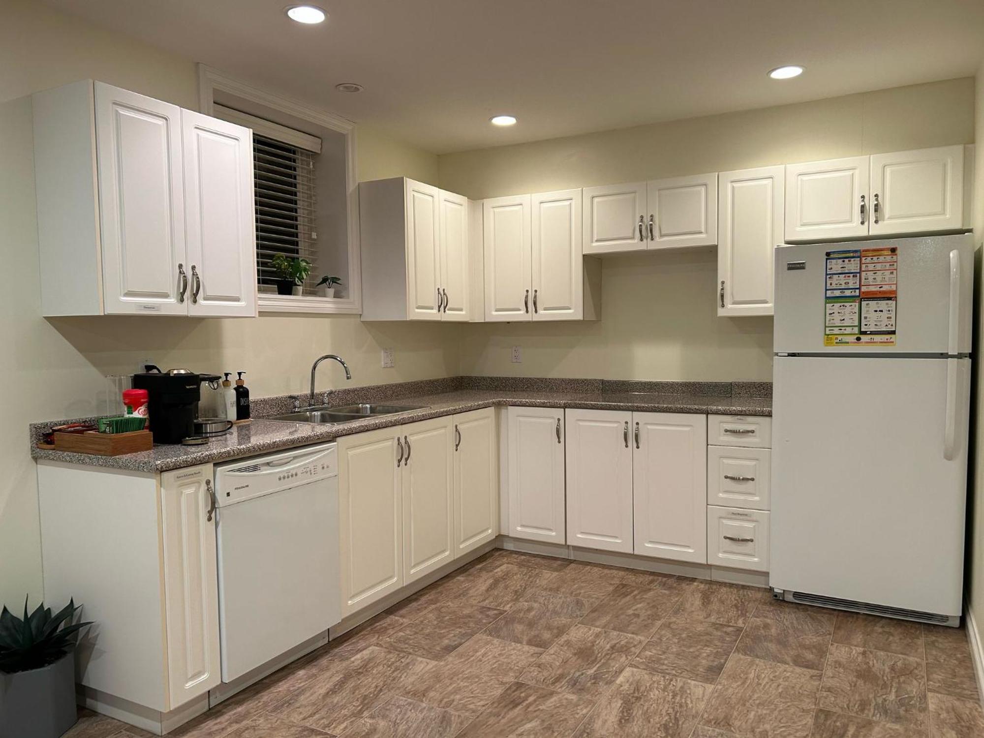 A Private Suite In Port Moody ภายนอก รูปภาพ